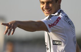 Alex durante treino do Corinthians que aconteceu esta tarde no CT Joaquim Grava, no Parque Ecolgico do Tiete. O time se prepara para o jogo contra o So Paulo, dia 26/06, domingo a tarde, no estdio do Pacaembu, pela 6 rodada do Brasileiro 2011