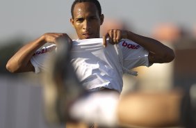 Liedson durante treino do Corinthians que aconteceu esta tarde no CT Joaquim Grava, no Parque Ecolgico do Tiete. O time se prepara para o jogo contra o So Paulo, dia 26/06, domingo a tarde, no estdio do Pacaembu, pela 6 rodada do Brasileiro 2011