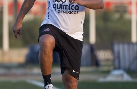 O atacante Adriano continua sua recuperação com o fisioterapeuta Caio Mello durante treino do Corinthians que aconteceu esta tarde no CT Joaquim Grava, no Parque Ecológico do Tiete. O time se prepara para o jogo contra o São Paulo, dia 26/06, domingo a tarde, no estádio do Pacaembu, pela 6ª rodada do Brasileirão 2011