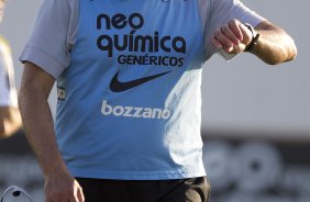 Tite durante treino do Corinthians que aconteceu esta tarde no CT Joaquim Grava, no Parque Ecolgico do Tiete. O time se prepara para o jogo contra o So Paulo, dia 26/06, domingo a tarde, no estdio do Pacaembu, pela 6 rodada do Brasileiro 2011