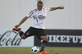 Claudir durante o treino do Corinthians que aconteceu esta tarde no CT Joaquim Grava, no Parque Ecológico do Tiete. O time se prepara para o jogo contra o São Paulo, dia 26/06, domingo a tarde, no estádio do Pacaembu, pela 6ª rodada do Brasileirão 2011