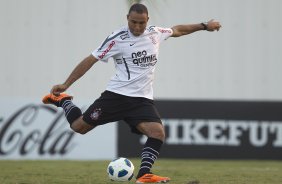 Claudir durante o treino do Corinthians que aconteceu esta tarde no CT Joaquim Grava, no Parque Ecolgico do Tiete. O time se prepara para o jogo contra o So Paulo, dia 26/06, domingo a tarde, no estdio do Pacaembu, pela 6 rodada do Brasileiro 2011