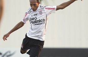 Liedson durante o treino do Corinthians que aconteceu esta tarde no CT Joaquim Grava, no Parque Ecolgico do Tiete. O time se prepara para o jogo contra o So Paulo, dia 26/06, domingo a tarde, no estdio do Pacaembu, pela 6 rodada do Brasileiro 2011