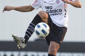 Lucao durante o treino do Corinthians que aconteceu esta tarde no CT Joaquim Grava, no Parque Ecolgico do Tiete. O time se prepara para o jogo contra o So Paulo, dia 26/06, domingo a tarde, no estdio do Pacaembu, pela 6 rodada do Brasileiro 2011