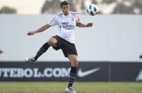 Lucao durante o treino do Corinthians que aconteceu esta tarde no CT Joaquim Grava, no Parque Ecolgico do Tiete. O time se prepara para o jogo contra o So Paulo, dia 26/06, domingo a tarde, no estdio do Pacaembu, pela 6 rodada do Brasileiro 2011