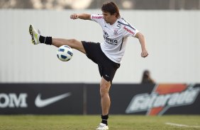 Paulo André durante o treino do Corinthians que aconteceu esta tarde no CT Joaquim Grava, no Parque Ecológico do Tiete. O time se prepara para o jogo contra o São Paulo, dia 26/06, domingo a tarde, no estádio do Pacaembu, pela 6ª rodada do Brasileirão 2011