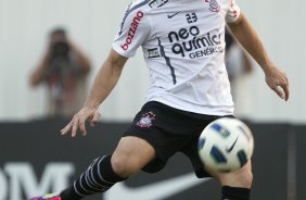 Willian durante o treino do Corinthians que aconteceu esta tarde no CT Joaquim Grava, no Parque Ecolgico do Tiete. O time se prepara para o jogo contra o So Paulo, dia 26/06, domingo a tarde, no estdio do Pacaembu, pela 6 rodada do Brasileiro 2011