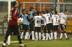 Comemoração do terceiro gol do Corinthians durante a partida entre Corinthians x São Paulo, realizada esta tarde no estádio do Pacaembu, pela 6ª rodada do Campeonato Brasileiro de 2011