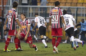 Danilo(20) comemora seu gol durante a partida entre Corinthians x So Paulo, realizada esta tarde no estdio do Pacaembu, pela 6 rodada do Campeonato Brasileiro de 2011