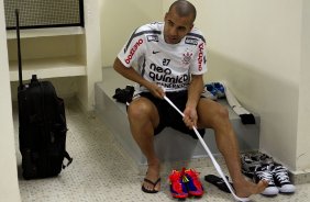 Emerson nos vestiários antes da partida entre Corinthians x São Paulo, realizada esta tarde no estádio do Pacaembu, pela 6ª rodada do Campeonato Brasileiro de 2011
