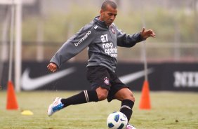 Emerson do Corinthians durante treino realizado no Parque Ecolgico