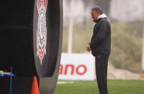 O tcnico Tite do Corinthians durante treino realizado no Parque Ecolgico