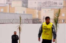 O tcnico Tite do durante Treino do Corinthians realizado no Parque Ecolgico