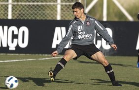 Alex durante o treino do Corinthians que aconteceu esta tarde no CT Joaquim Grava, no Parque Ecolgico do Tiete. O time se prepara para o jogo contra o Bahia/BA, amanh, quarta-feira, dia 29/06, no estdio Roberto Santos, o Pituacu, em Salvador, pela 7 rodada do Brasileiro 2011