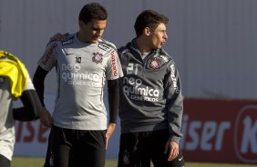 Fabio Santos e Alex durante o treino do Corinthians que aconteceu esta tarde no CT Joaquim Grava, no Parque Ecolgico do Tiete. O time se prepara para o jogo contra o Bahia/BA, amanh, quarta-feira, dia 29/06, no estdio Roberto Santos, o Pituacu, em Salvador, pela 7 rodada do Brasileiro 2011