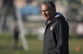 Tite durante o treino do Corinthians que aconteceu esta tarde no CT Joaquim Grava, no Parque Ecológico do Tiete. O time se prepara para o jogo contra o Bahia/BA, amanhã, quarta-feira, dia 29/06, no estádio Roberto Santos, o Pituacu, em Salvador, pela 7ª rodada do Brasileirão 2011