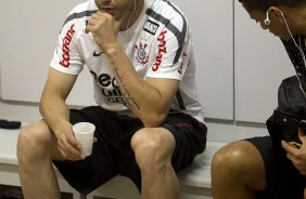Chicão nos vestiários antes da partida entre Bahia/BA x Corinthians, realizada esta noite no estádio Roberto Santos, o Pituacu, pela 7ª rodada do Campeonato Brasileiro de 2011