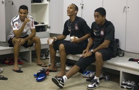 Welder; Liedson e Jorge Henrique nos vestiários antes da partida entre Bahia/BA x Corinthians, realizada esta noite no estádio Roberto Santos, o Pituacu, pela 7ª rodada do Campeonato Brasileiro de 2011