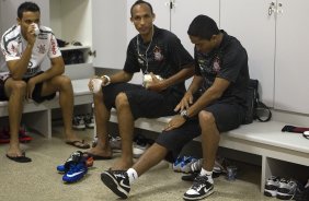 Welder; Liedson e Jorge Henrique nos vestiários antes da partida entre Bahia/BA x Corinthians, realizada esta noite no estádio Roberto Santos, o Pituacu, pela 7ª rodada do Campeonato Brasileiro de 2011
