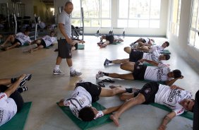 Eduardo Silva comanda o treino do Corinthians que aconteceu esta manhã na praia de Stella Maris, em Salvador. O time se prepara para o jogo contra o Vasco da Gama, quarta-feira, dia 06/07, no estádio do Pacaembu, pela 8ª rodada do Brasileirão 2011