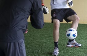 Maurl Lima e Julio Cesar durante o treino do Corinthians que aconteceu esta manhã na praia de Stella Maris, em Salvador. O time se prepara para o jogo contra o Vasco da Gama, quarta-feira, dia 06/07, no estádio do Pacaembu, pela 8ª rodada do Brasileirão 2011