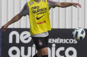 Alex durante o treino do Corinthians que aconteceu esta manhã no CT Joaquim Grava, no Parque Ecológico do Tiete. O time se prepara para o jogo contra o Vasco da Gama, dia 06/07, quarta-feira, a noite, no estádio do Pacaembu, pela 8ª rodada do Brasileirão 2011