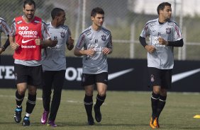 Danilo; Edenilson, Alex e Welder durante o treino do Corinthians que aconteceu esta manhã no CT Joaquim Grava, no Parque Ecológico do Tiete. O time se prepara para o jogo contra o Vasco da Gama, dia 06/07, quarta-feira, a noite, no estádio do Pacaembu, pela 8ª rodada do Brasileirão 2011