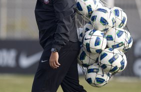 Guilherme Rodrigues, fisiologista, durante o treino do Corinthians que aconteceu esta manh no CT Joaquim Grava, no Parque Ecolgico do Tiete. O time se prepara para o jogo contra o Vasco da Gama, dia 06/07, quarta-feira, a noite, no estdio do Pacaembu, pela 8 rodada do Brasileiro 2011