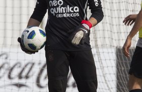 Julio Cesar durante o treino do Corinthians que aconteceu esta manh no CT Joaquim Grava, no Parque Ecolgico do Tiete. O time se prepara para o jogo contra o Vasco da Gama, dia 06/07, quarta-feira, a noite, no estdio do Pacaembu, pela 8 rodada do Brasileiro 2011