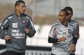 Ralf; Liedson e Paulinho durante o treino do Corinthians que aconteceu esta manh no CT Joaquim Grava, no Parque Ecolgico do Tiete. O time se prepara para o jogo contra o Vasco da Gama, dia 06/07, quarta-feira, a noite, no estdio do Pacaembu, pela 8 rodada do Brasileiro 2011