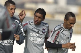 Ralf; Paulinho e Liedson durante o treino do Corinthians que aconteceu esta manhã no CT Joaquim Grava, no Parque Ecológico do Tiete. O time se prepara para o jogo contra o Vasco da Gama, dia 06/07, quarta-feira, a noite, no estádio do Pacaembu, pela 8ª rodada do Brasileirão 2011