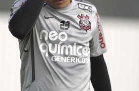 Willian durante o treino do Corinthians que aconteceu esta manhã no CT Joaquim Grava, no Parque Ecológico do Tiete. O time se prepara para o jogo contra o Vasco da Gama, dia 06/07, quarta-feira, a noite, no estádio do Pacaembu, pela 8ª rodada do Brasileirão 2011