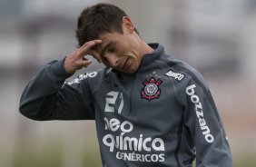 Alex durante o treino do Corinthians que aconteceu esta tarde no CT Joaquim Grava, no Parque Ecolgico do Tiete. O time se prepara para o jogo contra o Vasco da Gama, dia 06/07, quarta-feira, a noite, no estdio do Pacaembu, pela 8 rodada do Brasileiro 2011