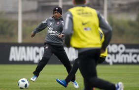 Jorge Henrique durante o treino do Corinthians que aconteceu esta tarde no CT Joaquim Grava, no Parque Ecolgico do Tiete. O time se prepara para o jogo contra o Vasco da Gama, dia 06/07, quarta-feira, a noite, no estdio do Pacaembu, pela 8 rodada do Brasileiro 2011