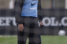 Tite durante o treino do Corinthians que aconteceu esta tarde no CT Joaquim Grava, no Parque Ecolgico do Tiete. O time se prepara para o jogo contra o Vasco da Gama, dia 06/07, quarta-feira, a noite, no estdio do Pacaembu, pela 8 rodada do Brasileiro 2011