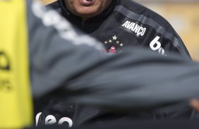 Tite durante o treino do Corinthians que aconteceu esta manh no CT Joaquim Grava, no Parque Ecolgico do Tiete. O time se prepara para o jogo contra o Atltico-GO, dia 10/07, domingo a tarde, no estdio Serra Dourada, pela 9 rodada do Brasileiro 2011