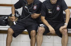 Liedson e Danilo nos vestiários antes da partida entre Botafogo x Corinthians, realizada esta noite no estádio de São Januário, pela 10ª rodada do Campeonato Brasileiro de 2011