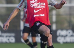 Alex durante o treino do Corinthians que aconteceu esta tarde no CT Joaquim Grava, no Parque Ecolgico do Tiete. O time se prepara para o jogo contra o Cruzeiro, domingo a tarde, dia 24/07, no estdio do Pacaembu, pela 11 rodada do Brasileiro 2011