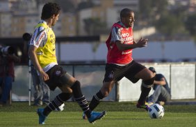 Emerson que entra como titular no prximo jogo durante o treino do Corinthians que aconteceu esta tarde no CT Joaquim Grava, no Parque Ecolgico do Tiete. O time se prepara para o jogo contra o Cruzeiro, domingo a tarde, dia 24/07, no estdio do Pacaembu, pela 11 rodada do Brasileiro 2011