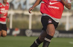 Emerson que entre como titular no prximo jogo durante o treino do Corinthians que aconteceu esta tarde no CT Joaquim Grava, no Parque Ecolgico do Tiete. O time se prepara para o jogo contra o Cruzeiro, domingo a tarde, dia 24/07, no estdio do Pacaembu, pela 11 rodada do Brasileiro 2011