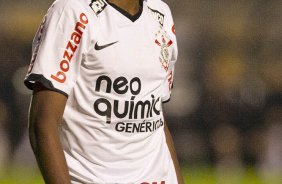 Edenilson lamenta derrota durante a partida entre Corinthians x Cruzeiro, realizada esta tarde no estdio do Pacaembu, pela 11 rodada do Campeonato Brasileiro de 2011