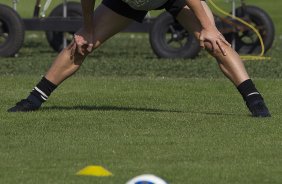 Alex durante o treino do Corinthians esta manh no CT Joaquim Grava, no Parque Ecolgico do Tiete. O time se prepara para o jogo contra o Ava, domingo a tarde, dia 31/07, no estdio da Ressacada, pela 13 rodada do Brasileiro 2011