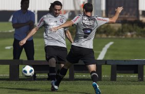 Chico e Danilo durante o treino do Corinthians esta manh no CT Joaquim Grava, no Parque Ecolgico do Tiete. O time se prepara para o jogo contra o Ava, domingo a tarde, dia 31/07, no estdio da Ressacada, pela 13 rodada do Brasileiro 2011