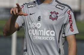 Leandro Castn durante o treino do Corinthians esta manh no CT Joaquim Grava, no Parque Ecolgico do Tiete. O time se prepara para o jogo contra o Ava, domingo a tarde, dia 31/07, no estdio da Ressacada, pela 13 rodada do Brasileiro 2011