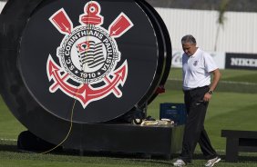 Tite durante o treino do Corinthians esta manh no CT Joaquim Grava, no Parque Ecolgico do Tiete. O time se prepara para o jogo contra o Ava, domingo a tarde, dia 31/07, no estdio da Ressacada, pela 13 rodada do Brasileiro 2011