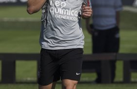 Willian durante o treino do Corinthians esta manh no CT Joaquim Grava, no Parque Ecolgico do Tiete. O time se prepara para o jogo contra o Ava, domingo a tarde, dia 31/07, no estdio da Ressacada, pela 13 rodada do Brasileiro 2011