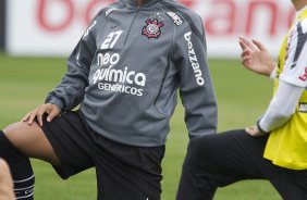 Emerson durante o treino do Corinthians esta manh no CT Joaquim Grava, no Parque Ecolgico do Tiete. O time se prepara para o jogo contra o Ava, amanh domingo a tarde, dia 31/07, no estdio da Ressacada, pela 13 rodada do Brasileiro 2011