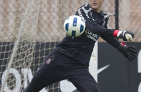 Renan durante o treino do Corinthians esta manh no CT Joaquim Grava, no Parque Ecolgico do Tiete. O time se prepara para o jogo contra o Ava, amanh domingo a tarde, dia 31/07, no estdio da Ressacada, pela 13 rodada do Brasileiro 2011