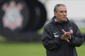 Tite durante o treino do Corinthians esta manh no CT Joaquim Grava, no Parque Ecolgico do Tiete. O time se prepara para o jogo contra o Ava, amanh domingo a tarde, dia 31/07, no estdio da Ressacada, pela 13 rodada do Brasileiro 2011