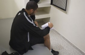 Wallace nos vestiários ants da partida entre Corinthians x América-MG, realizada esta noite no estádio do Pacaembu, 14ª rodada do Campeonato Brasileiro de 2011